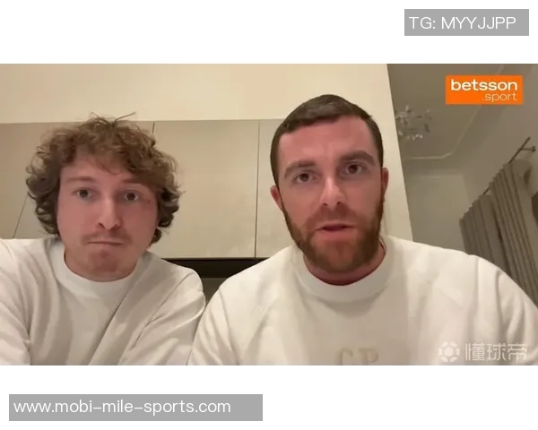 罗马总监莫雷托在米兰与拉斯帕多里经纪人洽谈转会事宜 罗马总监莫雷托在米兰与拉斯帕多里经纪人洽谈转会事宜